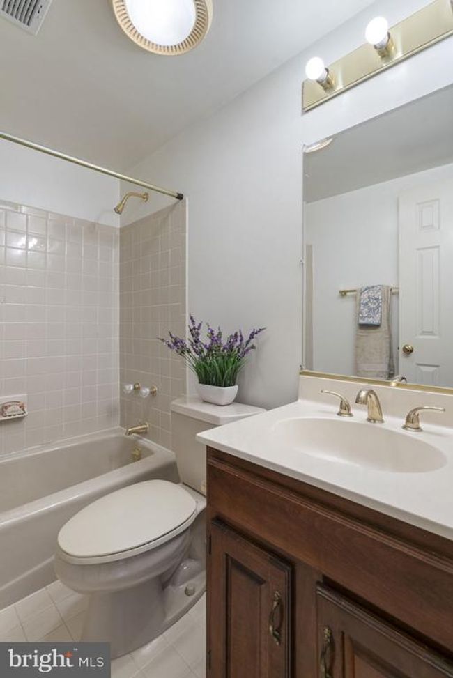 1537 Cedar Ave, Townhouse with 4 bedrooms, 5 bathrooms and null parking in MCLEAN VA | Image 30