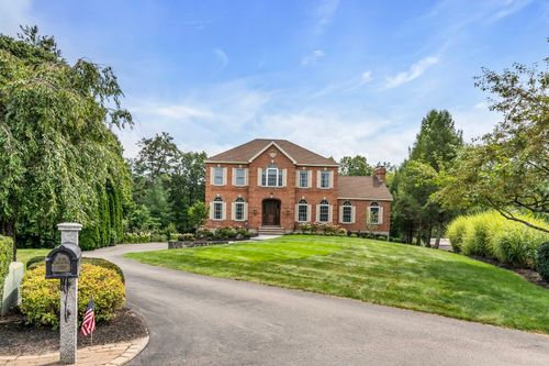 31 Burbank Road, Londonderry, NH, 03053 | Card Image