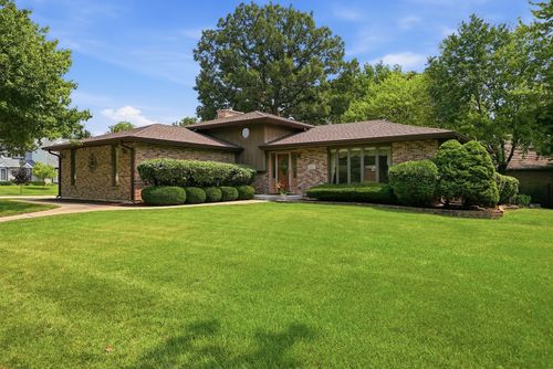 800 Ravinia Dr, Shorewood, IL, 60404-8689 | Card Image