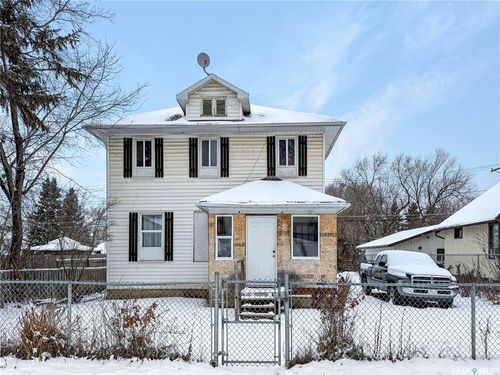 538 13th St W, Prince Albert, SK, S6V3G7 | Card Image