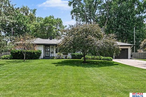 9519 Chicago Street, Omaha, NE, 68114 | Card Image