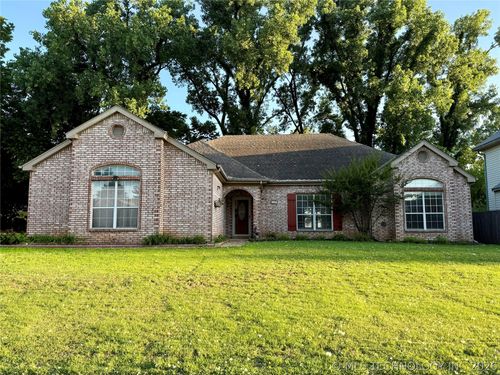 1409 W Quinton St, Broken Arrow, OK, 74011-8256 | Card Image