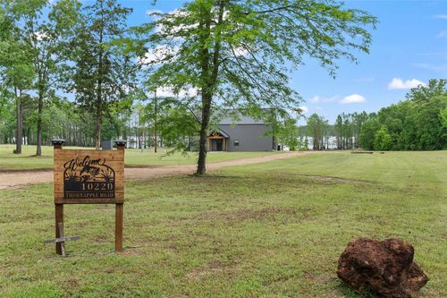 10220 Thornapple Rd, Oil City, LA, 71061-8726 | Card Image