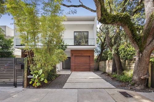 2992 Coconut Ave, Coconut Grove, FL, 33133-3726 | Card Image