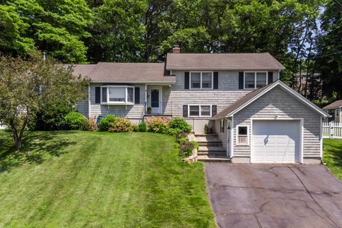 31 Wildwood Dr, Branford, CT, 06405-3934 | Card Image