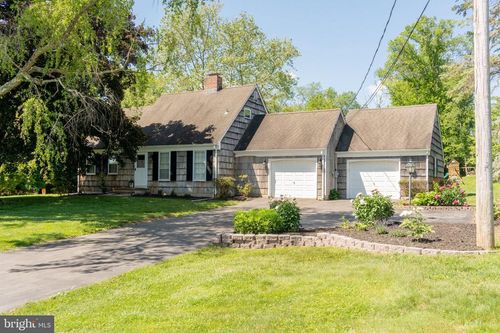 69 Manners Rd, Ringoes, NJ, 08551-1718 | Card Image