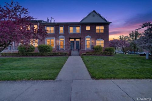 43027 Strand Dr, Sterling Heights, MI, 48313-2741 | Card Image