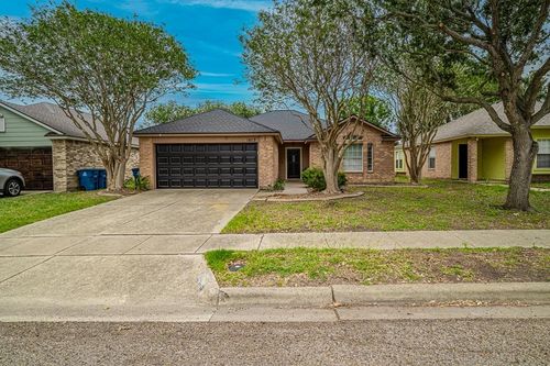 1013 La Mirada, Portland, TX, 78374-4131 | Card Image