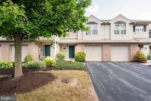 112 Hawk Ct, HUMMELSTOWN, PA, 17036-8862 | Card Image