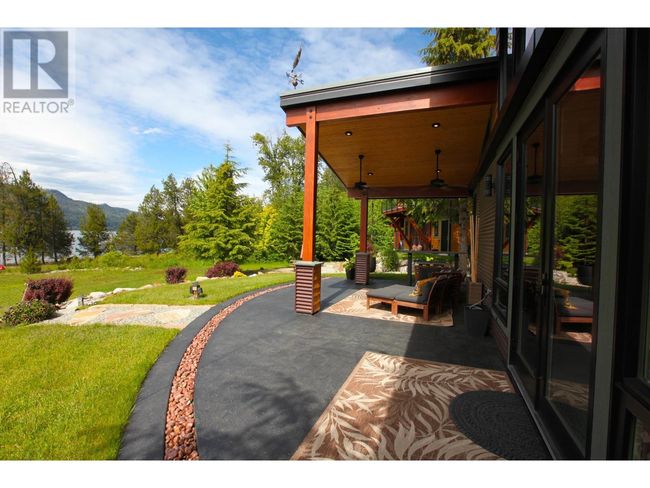 179 Kootenay Lake Rd, House other with 2 bedrooms, 2 bathrooms and 12 parking in Procter BC | Image 14
