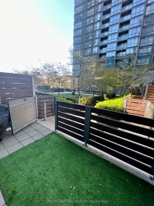 107-15 Brunel Crt, Toronto, ON, M5V3Y6 | Card Image