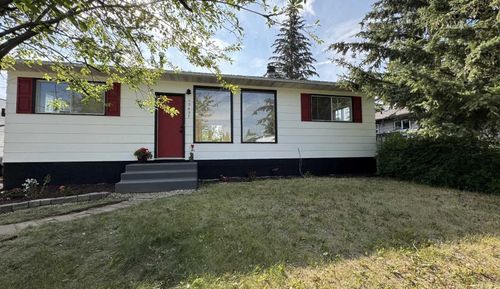 10407 103 Ave, Hythe, AB, T0H2C0 | Card Image
