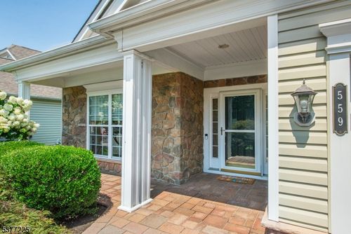 559 Post Ln, Somerset, NJ, 08873-6064 | Card Image