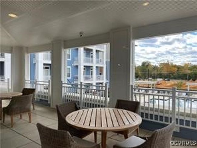 View of sunroom | Image 16