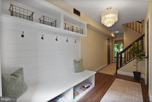 6705 Sunset Woods Ct, Townhouse with 3 bedrooms, 3 bathrooms and null parking in BURKE VA | Image 4