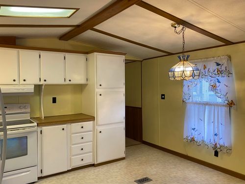9 Paradise St, Gorham, NH, 03581-1306 | Card Image