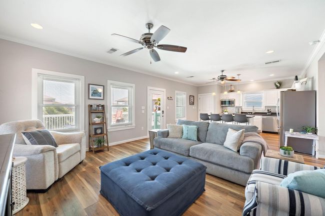 Lovely interior and easy care floors. | Image 8