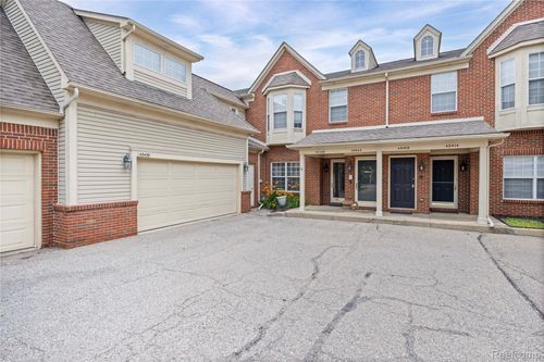 43450 Pendleton Cir, Sterling Heights, MI, 48313-1986 | Card Image