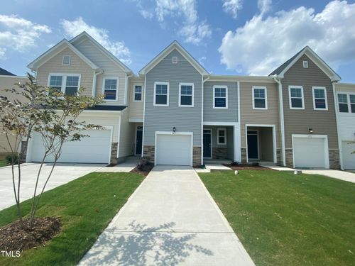 369 Thompson Overlook Way, Smithfield, NC, 27577-4945 | Card Image