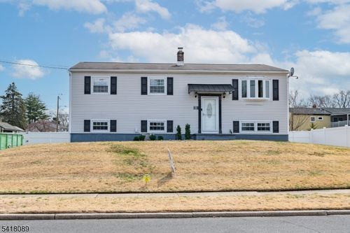 9 Montrose Rd, Somerset, NJ, 08873-1709 | Card Image