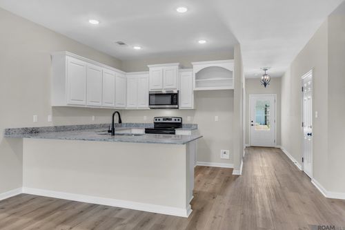 43-17445 Berkshire Dr, Prairieville, LA, 70769-5690 | Card Image