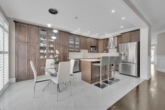 22 Constance St, House other with 6 bedrooms, 6 bathrooms and 5 parking in Brampton ON | Image 9