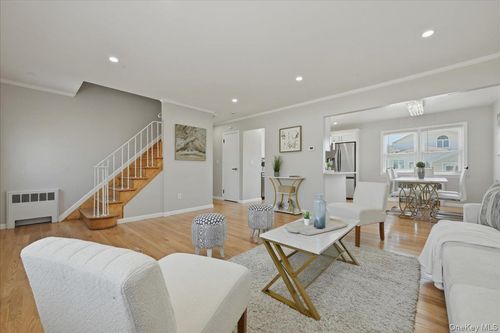 2726 Orchard St, North Bellmore, NY, 11710-2833 | Card Image