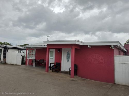 6217 Blossom Ave, Tampa, FL, 33614-4806 | Card Image