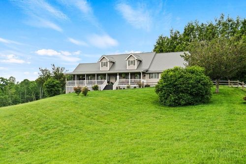 121 Shady Oaks Ln, Newland, NC, 28657-9018 | Card Image
