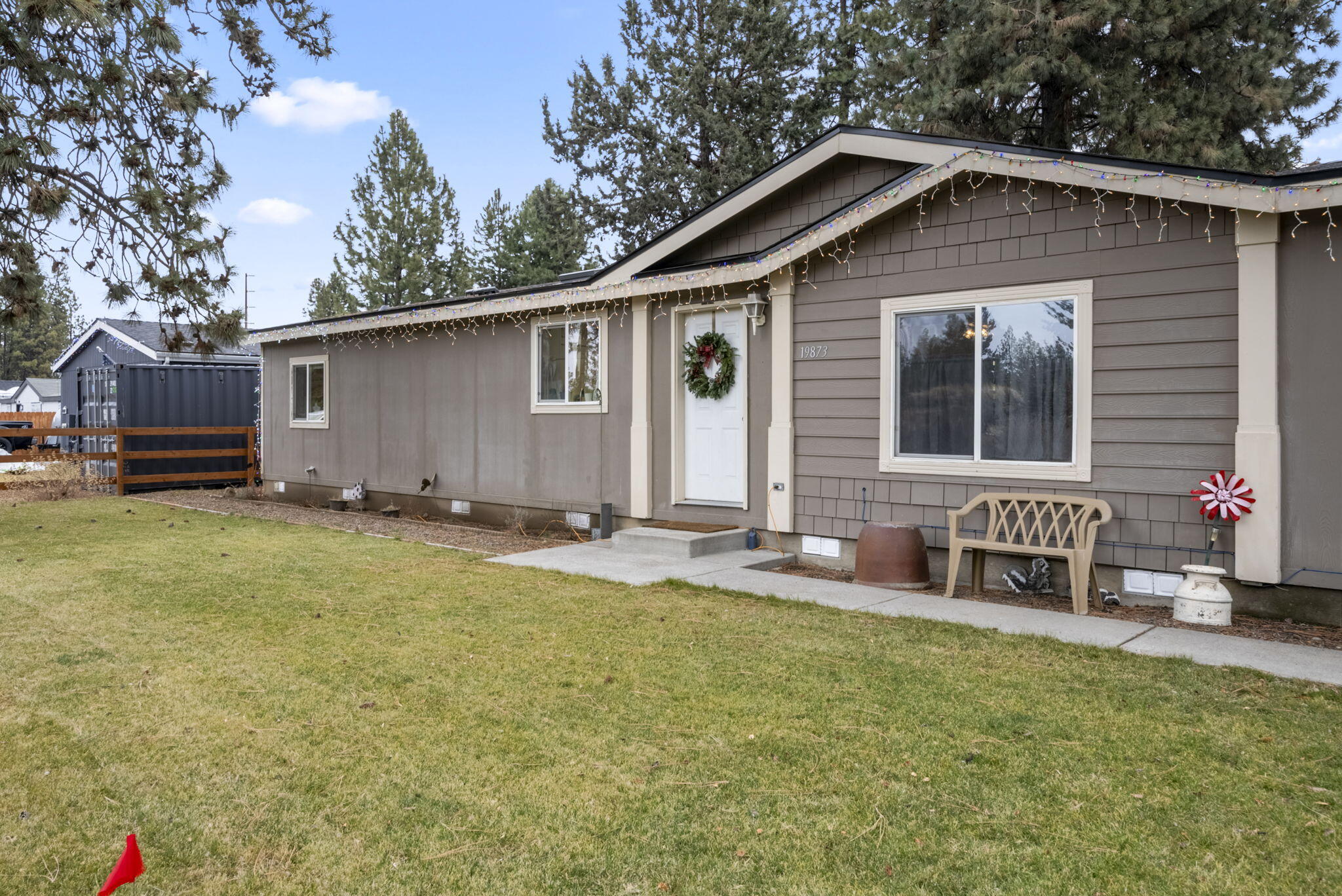 19873 Rocking Horse Road, For Sale in Bend - Zoocasa