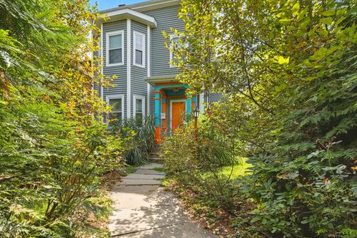 39 Capen St, Hartford, CT, 06120-2004 | Card Image