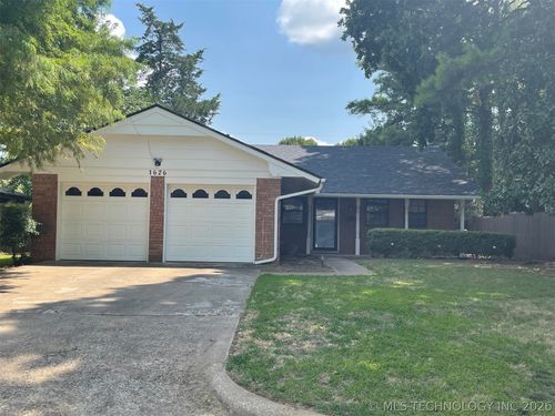 1626 Beverly Hills St, Norman, OK, 73072-5911 | Card Image