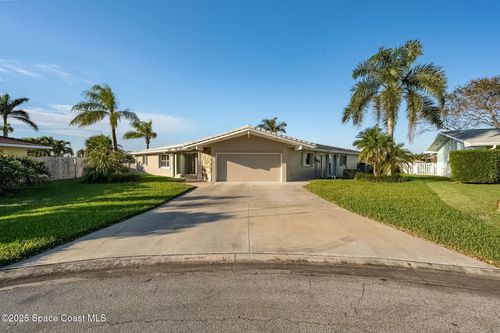 132 Yacht Haven Dr, Cocoa Beach, FL, 32931-2627 | Card Image