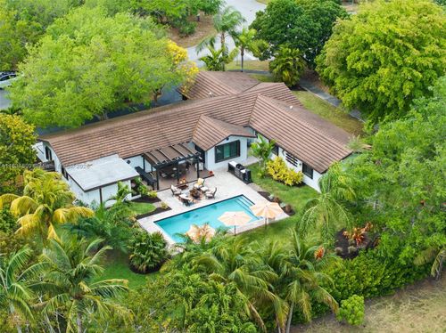 17605 Sw 86th Ave, Palmetto Bay, FL, 33157-6018 | Card Image