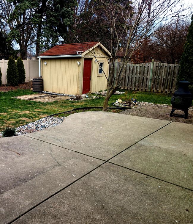 Outdoor Shed and patio area | Image 34