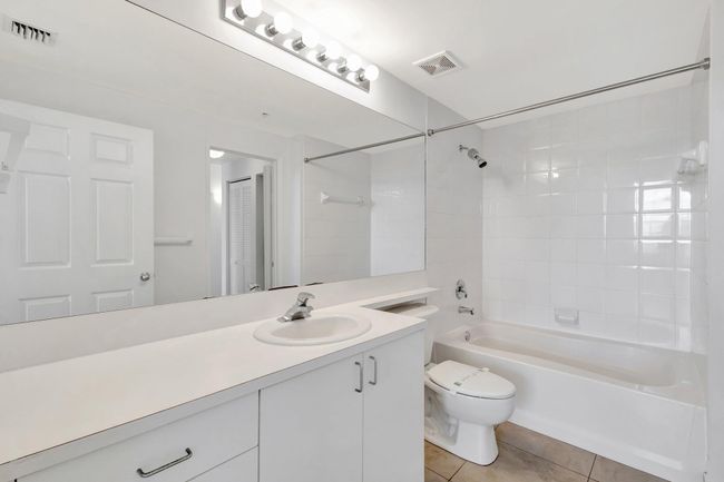 APT-303 - 720 S Sapodilla Ave, Condo with 1 bedrooms, 1 bathrooms and null parking in West Palm Beach FL | Image 17
