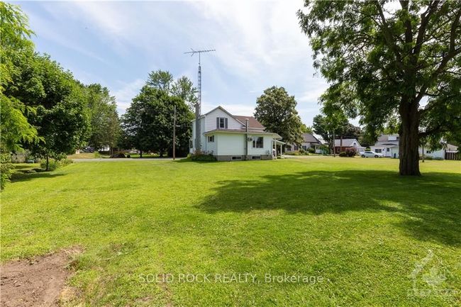 66 Augusta St, House other with 3 bedrooms, 2 bathrooms and 2 parking in South Dundas ON | Image 22