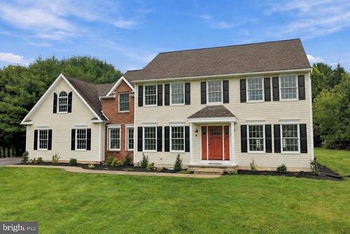 4 Schoolhouse Ln, FLEETWOOD, PA, 19522-9767 | Card Image