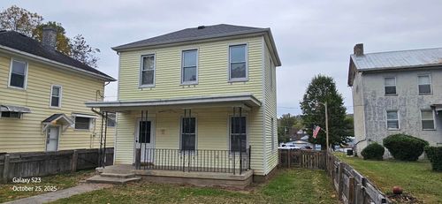 207 E 3rd St, Augusta, KY, 41002-1110 | Card Image