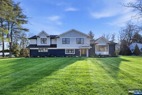 442 Ellis Pl, Wyckoff, NJ, 07481-1836 | Card Image