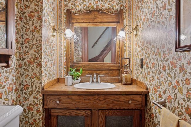 Main level half bath | Image 26