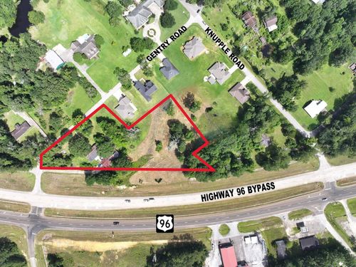 1375 Gentry Dr, Silsbee, TX, 77656-6703 | Card Image