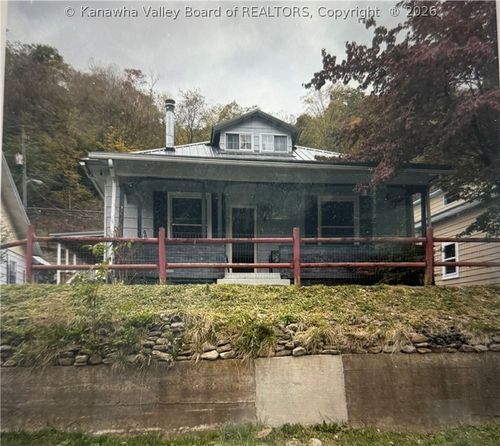 222 2nd Ave, West Logan, WV, 25601-3253 | Card Image