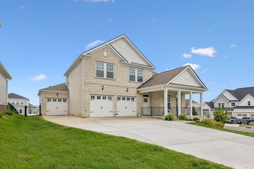 821 Westchester Cir, Hendersonville, TN, 37075-4028 | Card Image