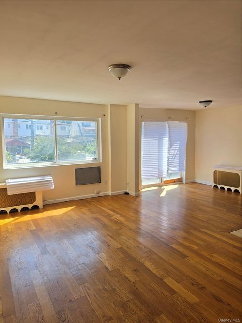 2-19525 Woodhull Avenue, New York, NY, 11423 | Card Image