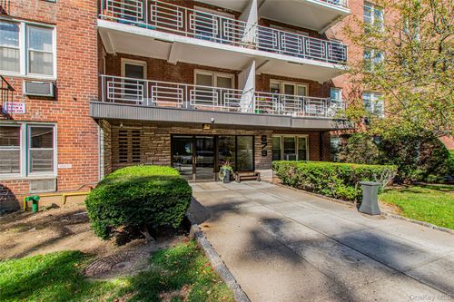 apt-2r-679 Warburton Ave, Yonkers, NY, 10701-1616 | Card Image