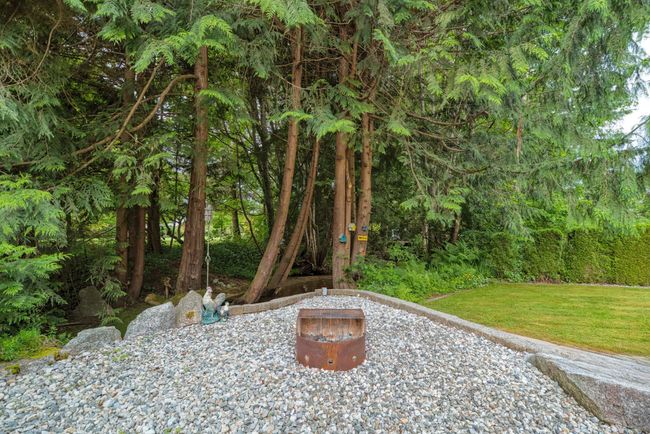 6241 Sechelt Inlet Rd, House other with 3 bedrooms, 2 bathrooms and 5 parking in Sechelt BC | Image 34