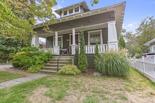 165 Bennett St, Bridgeport, CT, 06605-2902 | Card Image