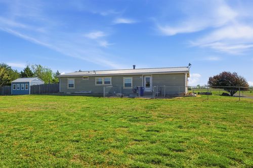 12026 N 39th St W, Sedgwick, KS, 67135-9226 | Card Image