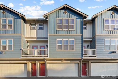 3423 S 144th St, Tukwila, WA, 98168-4040 | Card Image